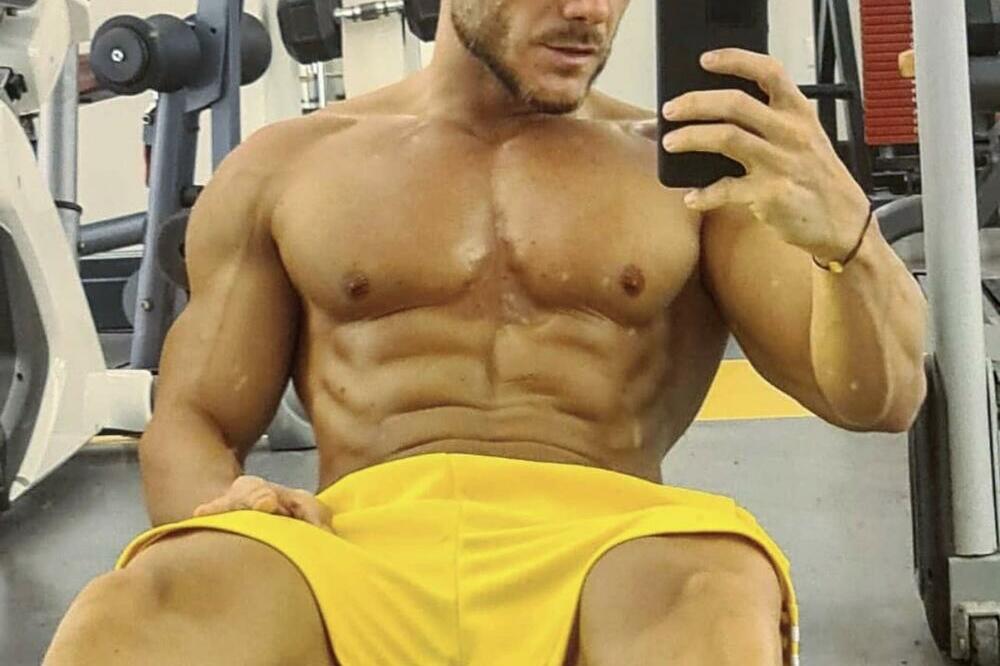 ŽENE IZABRALE NAJZGODNIJEG FRAJERA: Na trbušnjake Saše Kovačevića ni Goca Tržan nije ostala imuna!