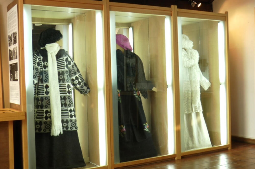 U SRCU SRBIJE SE PLETU NAJLEPŠI DŽEMPERI: Nosile ih žene američkih i ruskih predsednika, čak i 1 KRALJICA! (FOTO)