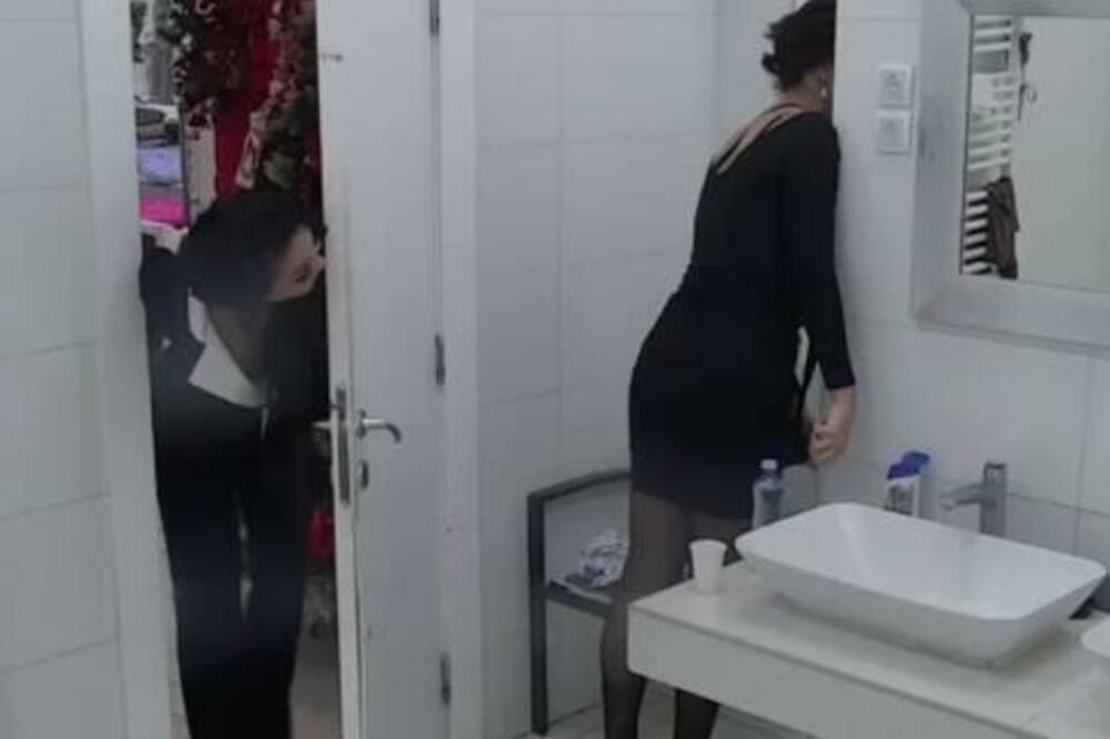 VILICA JOJ PALA DO PODA! OTIŠAO DA SE TUŠIRA A ONA KRIŠOM ŠPIJUNIRALA NJEGOVU STVAR! (FOTO)