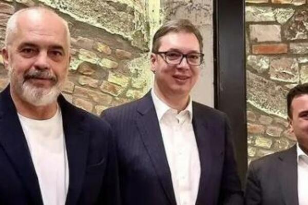 VUČIĆ STIGAO U ELBASAN, NA VEČERI SA ZAEVOM I RAMOM: "Otvoreni Balkan smatramo izuzetnom inicijativom" (FOTO)