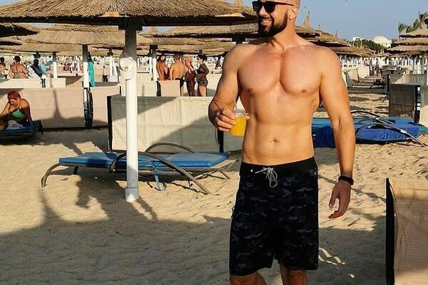 SADA ĆELAV I NAPUCAN, A NEKADA PRAVI ŠEPRTLJA: Poznati SRBIN će vas baciti na KOLENA, KAKAV DASA u 5. DECENIJI