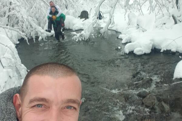 OVI MOMCI SU NAŠI HEROJI SNEŽNE OLUJE: Izvukli 17 zavejanih osoba na planini Maljen! (FOTO)