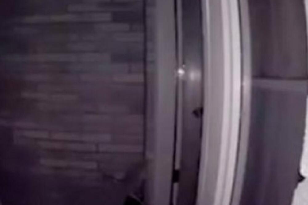 UHVATILA MUŽA U ZANOSU SA LJUBAVNICOM PA OBJAVILA SNIMAK! Bolestan je za putovanje, a za ovo nije (VIDEO)