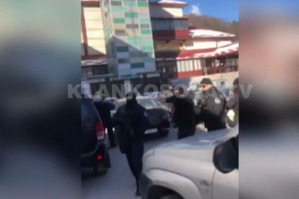 POJAVIO SE SNIMAK AKCIJE U ŠTRPCU! Kosovska policija sa dugim cevima uhapsila 10 ljudi (VIDEO)