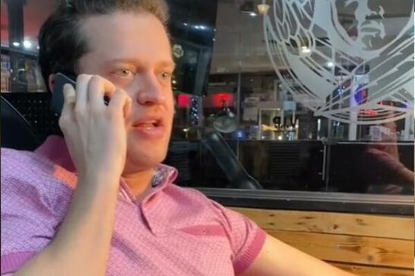 HTEO DA IZNENADI ŽENU TETOVAŽOM! Kada je videla ovaj BROJ, ŠOKIRALA SE (VIDEO)