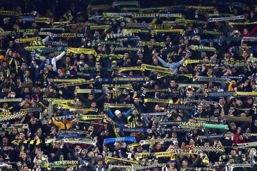 ŠOK U ISTANBULU: Fenerbahče treneru uručio OTKAZ!