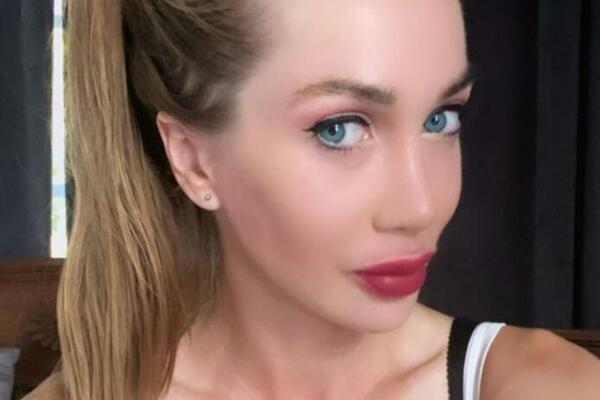 ŽIVA LUTKA PROGOVORILA O SVOJIM ZAHVATIMA! Operacija je zamalo UBILA, fanovi je MOLE da PRESTANE! (FOTO)