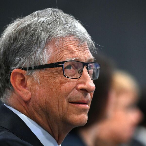 VELIKI MOĆNIK NAPUNIO 70 GODINA! Tajno slikali i objavili milijardera kako... LJUDI, OVAKVOG GA NE ZNAMO