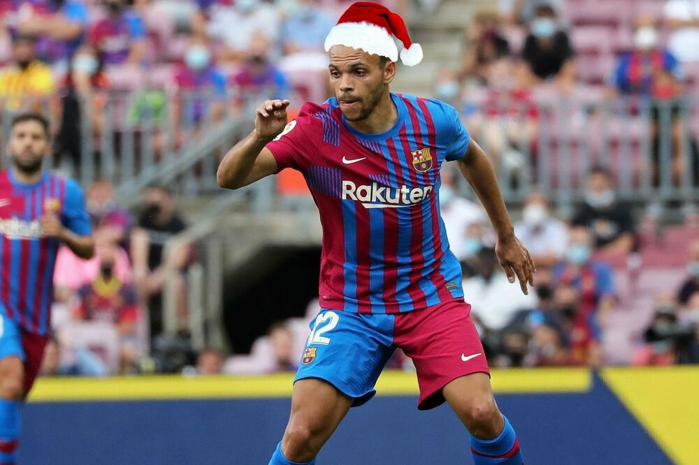 ZVEZDA BARSELONE ŠIRI BOŽIĆNI DUH!