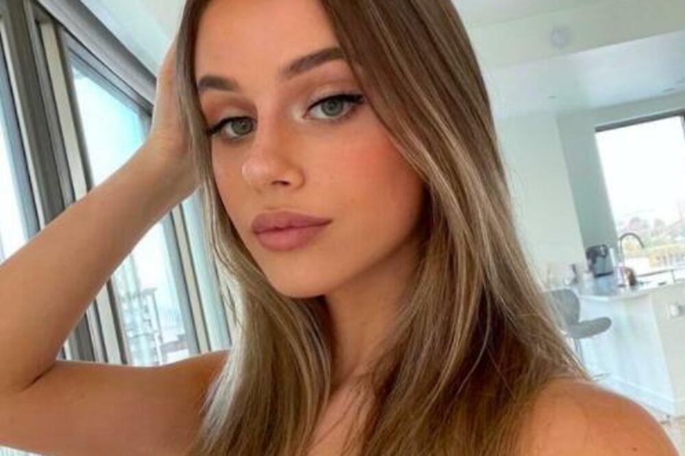 ISKORISTILA SVOJU LEPOTU, SREĆNA JE ŠTO ZARAĐUJE NA PLATFORMI ZA ODRASLE! Bikini joj je najčešći outfit (FOTO)