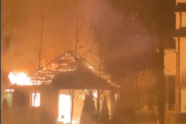 IZGORELA PORODIČNA KUĆA U BAČKIM VINOGRADIMA: Stradao muškarac