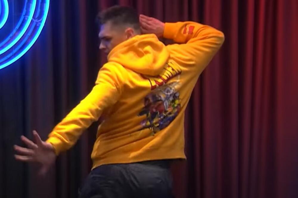 VOĐA BARA ZAVRCKAO ZADNJICOM: Svi očekivali PODELI ZADATAKA, a on počeo da se UVIJA i pleše! (VIDEO)