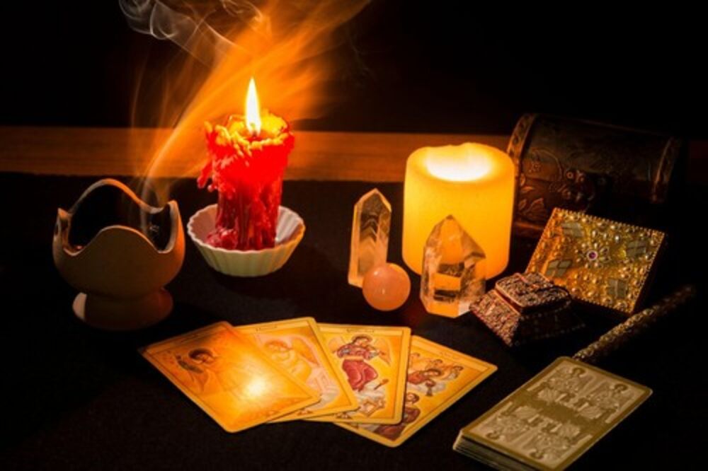 Vračara, Magija, Horoskop, Astrologija, Tarot karte, Tarot