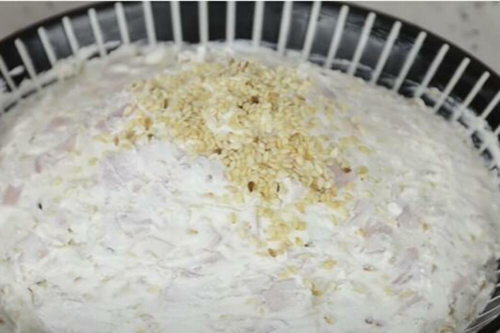 KADA PROBATE OVU SALATU, ZABORAVIĆETE NA RUSKU OČAS POSLA: Može da se služi i KAO GLAVNI OBROK, OTKRIĆE! RECEPT