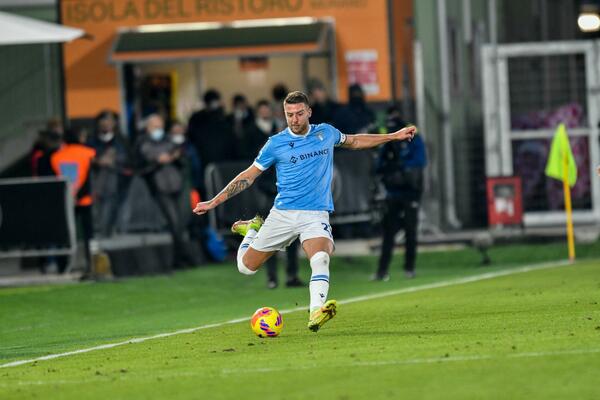U FIRENCI ĆE ZAMRZETI SRBE! JEDNOG JOŠ NISU PREBOLELI, DRUGI IM ZABIO GOL! LACIO UBEDLJIVO SLAVIO!