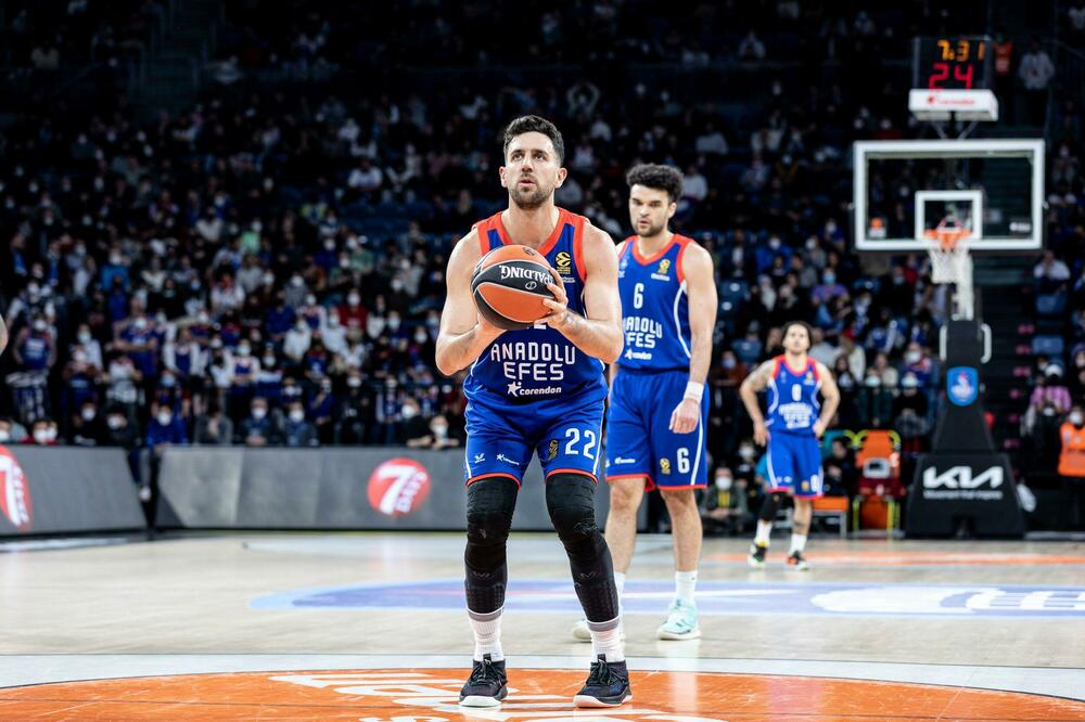 NADAM SE PODRŠCI SRPSKIH NAVIJAČA, VERUJEM DA CENE MOJ TRUD ZA REPREZENTACIJU: Micić euforičan po dolasku na F4!