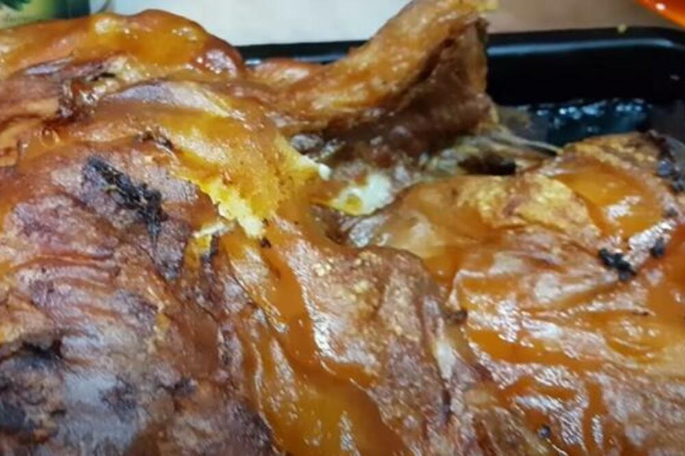 EVO KAKO DA NAPRAVITE PITU SA OSTACIMA PEČENJA: Nipošto ih ne bacajte, UKUS JE BOLJI OD BILO KOJE DRUGE