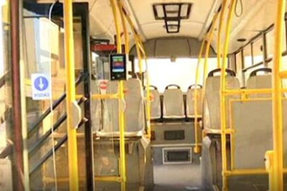 MREŽE GORE ZBOG OBJAVE DEVOJKE KOJA TRAŽI VOZAČA AUTOBUSA: Gledajte samo šta mu je poručila! (FOTO)