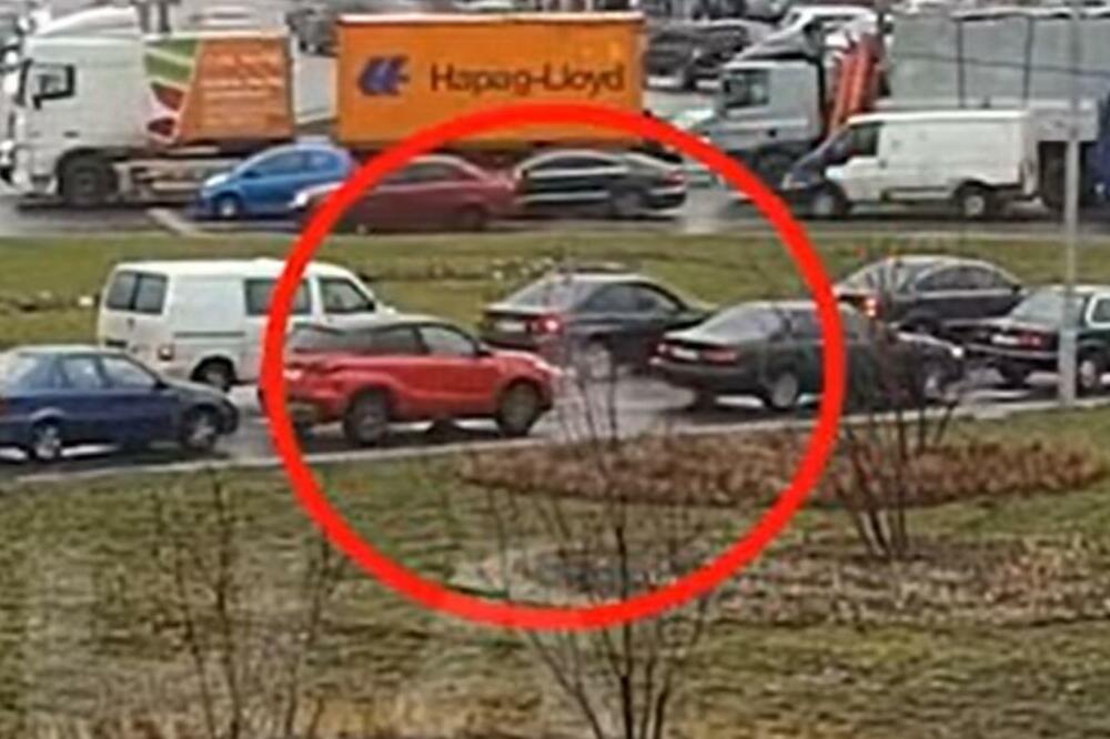 NIJE DOSTA ŠTO SU GA PRIVELI! Policija objavila SNIMAK da održi lekciju BAHATIM VOZAČIMA (VIDEO)