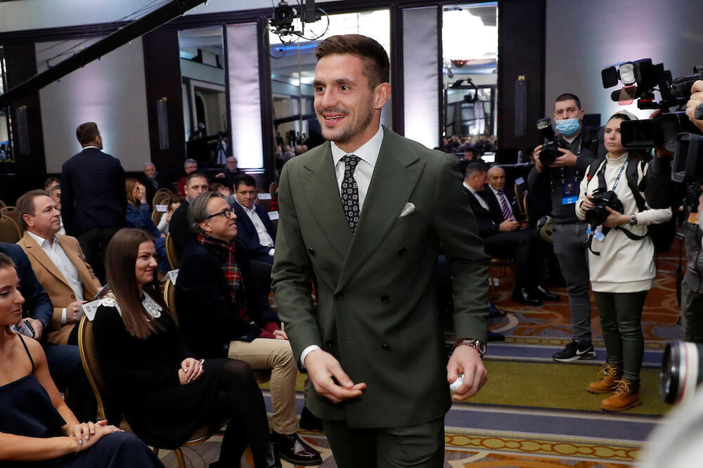 KAPITEN ORLOVA UPUTIO NOVAKU JAKE REČI PODRŠKE: Sa onim što je Dušan napisao se slaže cela Srbija! (FOTO)