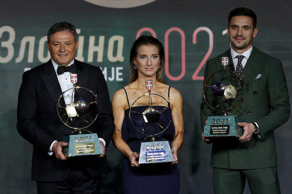 ZLATNA LOPTA FSS: Laureati JELENA, DUŠAN i PIKSI, Mitroviću novo priznanje - za NAJBOLJI GOL! (FOTO/VIDEO)