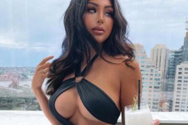 GAĆICE NIJE MOGLA DA OBUČE NI DA JE HTELA: Ispala joj INTIMA, malo toga je sakriveno, zar tako NA ULICU?! (FOTO)