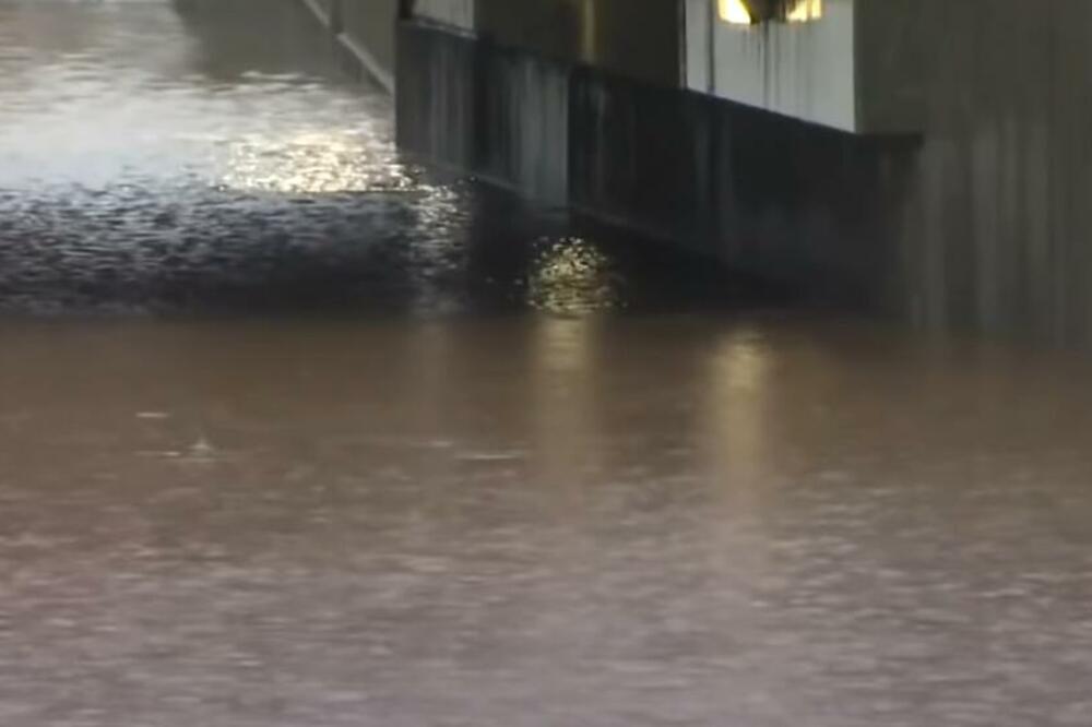 POTOP U SPLITU! Obilne padavine POPLAVILE ulice