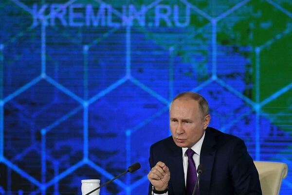 PRESTANITE DA PRITISKATE KINU I RUSIJU: Putin oštro opomenuo Zapad