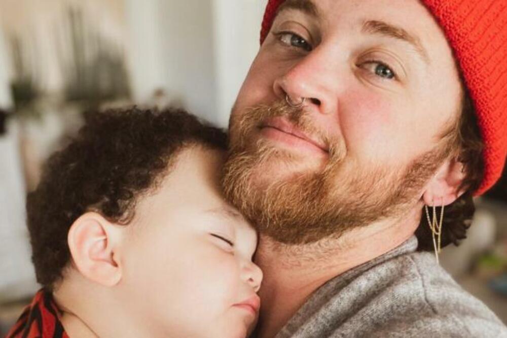 "NISU SVI KOJI RAĐAJU MAJKE": Muškarac promenio POL i rodio DETE, ali na 1 stvar nikako nije računao! (FOTO)