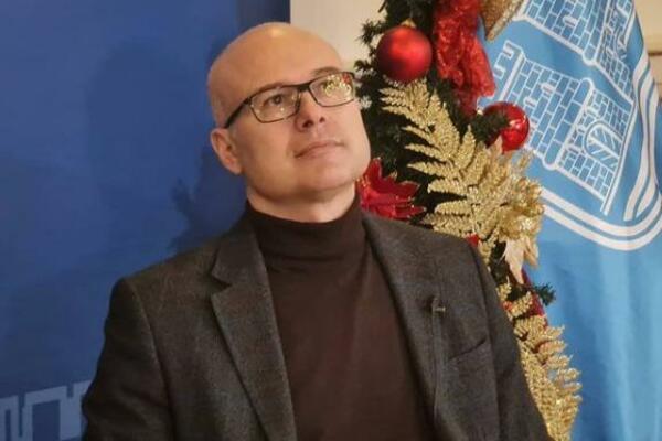 Vučević: Neka iz svake nevolje izađemo hrabriji, jači, saosećajniji i da uvek budemo tu jedni za druge!