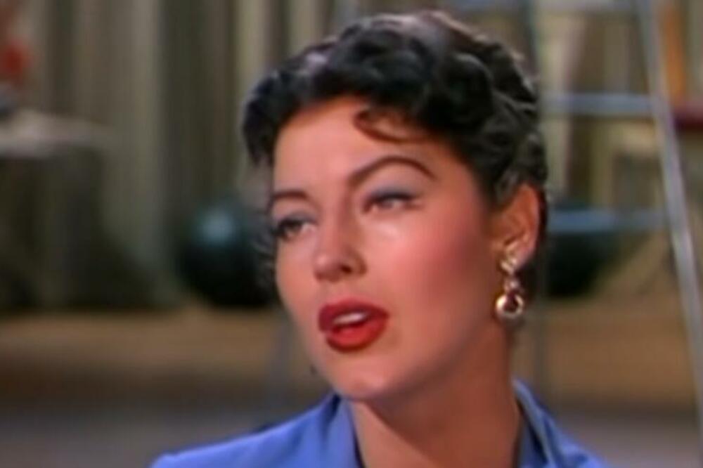 NOSILA JE TITULU NAJLEPŠE ŽENE, SVET JE LUDEO ZA NJOM: Doživela je JEZIVU SUDBINU, a 2 stvari su joj UNIŠTILE ŽIVOT