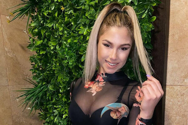 MILJANINA SESTRA SE POHVALILA POKLONOM OD DEČKA: Sestra rijaliti učesnice ODUŠEVLJENA, napisala ovu PORUKU