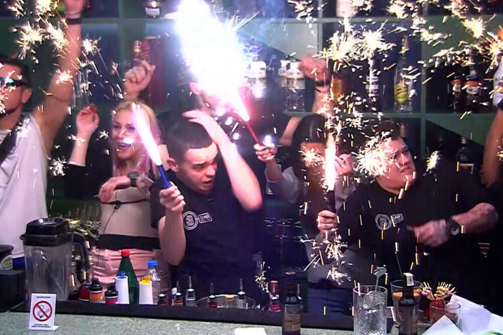 DA LI STE ZNALI DA JE VEČERAS NAJBOLJA ŽURKA U VLAJKOVIĆEVOJ 8? Barovci su spremili NEVIĐENI ŠOU, krenite ODMAH!