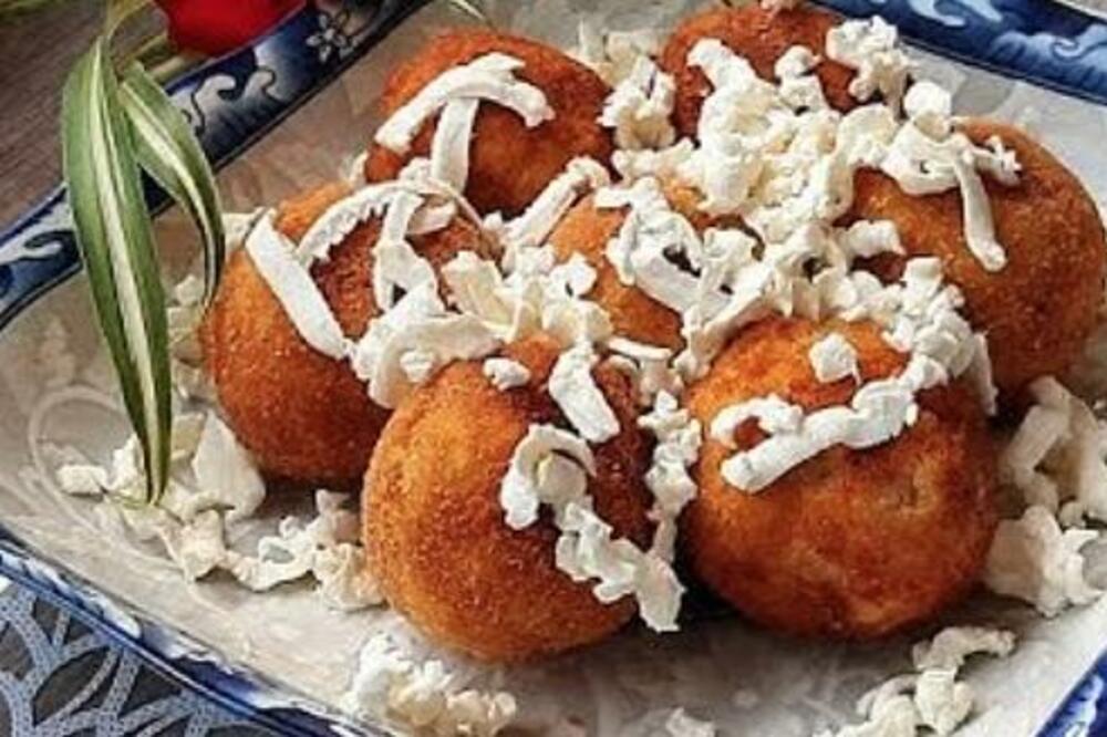 SAVRŠEN ZIMSKI DORUČAK KOJI ĆE VAM DATI ENERGIJU: Da li ste nekad probali POHOVANU PALENTU?