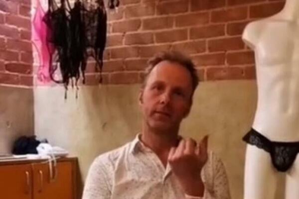 MNOGIMA JE NJEGOV BIZNIS OGAVAN, A ON ZGRĆE PARE: Automehaničar napraviju liniju SE*SI VEŠA... ZA MUŠKARCE!