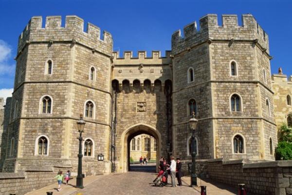 MLADIĆ KOJI JE UPAO U VINDZOR OSTAJE U PRITVORU: Procenjuje se njegovo mentalno zdravlje