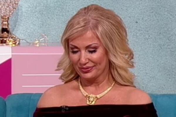 ELMA SINANOVIĆ NAPISALA PRETUŽNU ČESTITIKU POKOJNOM SUPRUGU: "Dragi moj..."