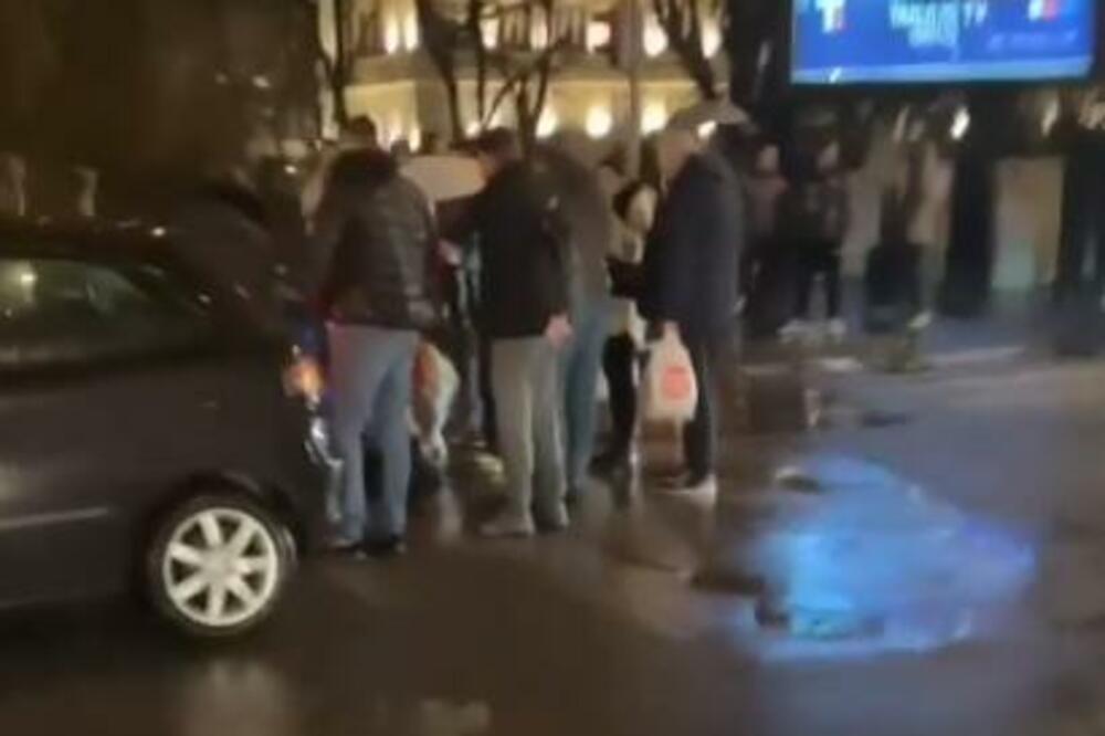 SAOBRAĆAJNA NESREĆA U ZEMUNU: Sudar 2 automobila i autobusa kod Pinokija (VIDEO)