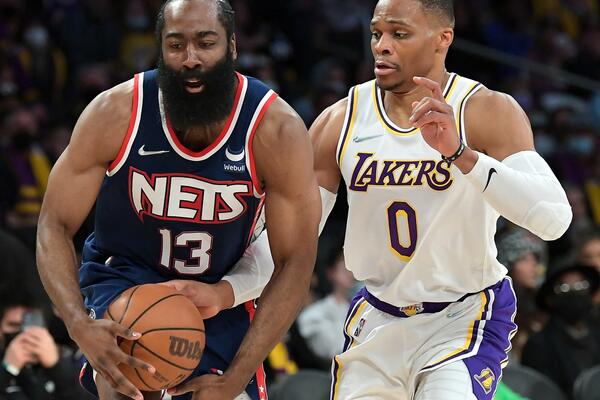 HARDEN DOBIO OKRŠAJ DVA DŽEJMSA U LOS ANĐELESU: Dalas se držao bez Dončića, ali Bogdanović ih slomio! (VIDEO)