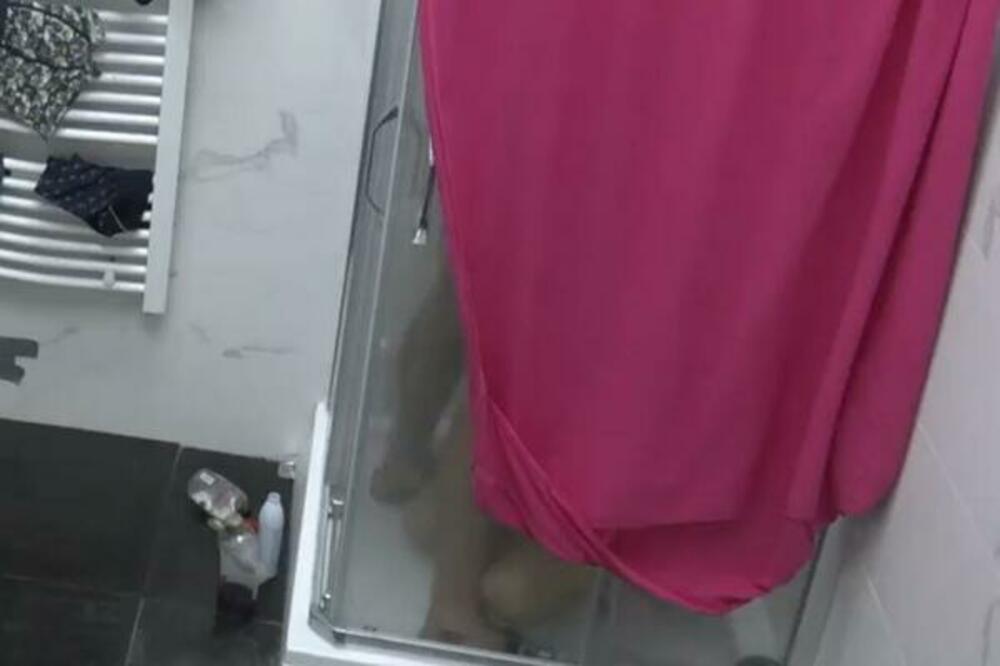 MAJA BEZ BLAMA ORALNO ZADOVOLJAVALA FILIPA CARA PRED KAMERAMA! Kleknula i krenula da obrađuje, uzdasi odzvanjali!