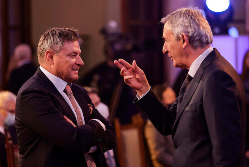 Dragan Stojković Piksi, Svetislav Pešić