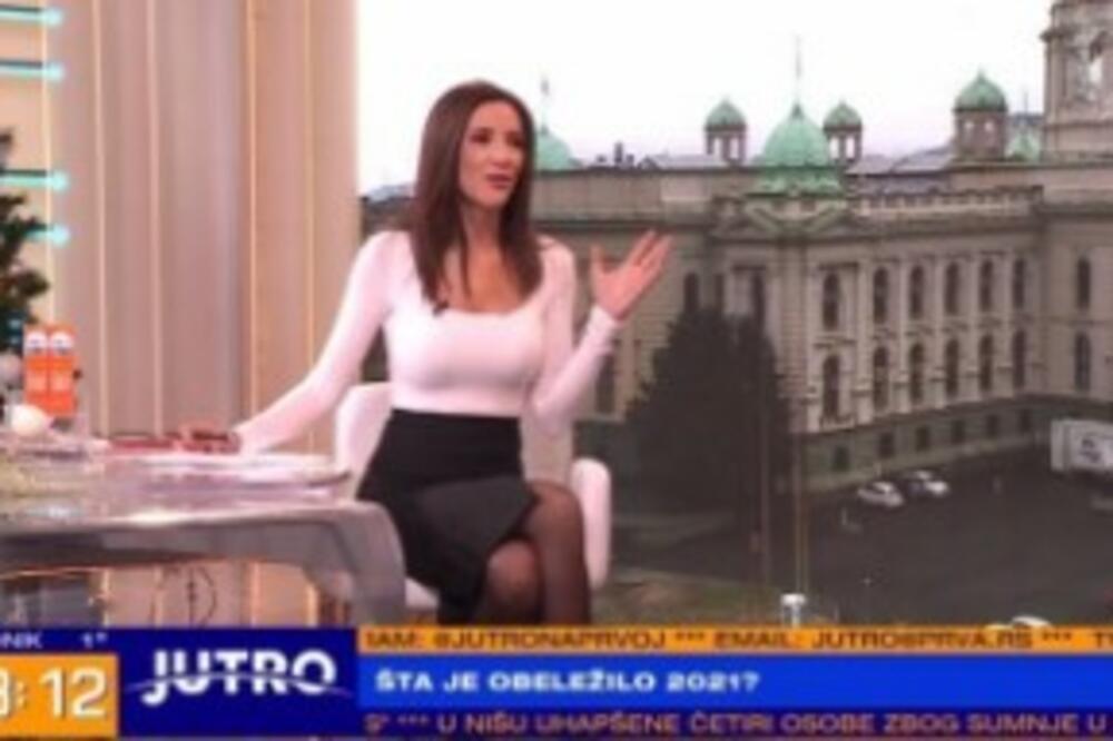 VODITELJKA MOKRA I VLAŽNA POKAZALA VEŠTINE NA OVOM PREDMETU: Nastale FOTKE koje će RAZBUDITI celu naciju!