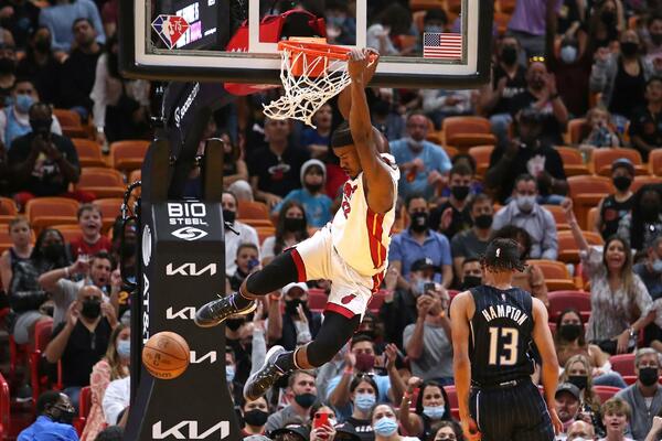 MAJAMI BEZ VEĆIH PROBLEMA SAVLADAO ORLANDO: Najzaslužniji za trijumf bio je Džimi Batler (FOTO)