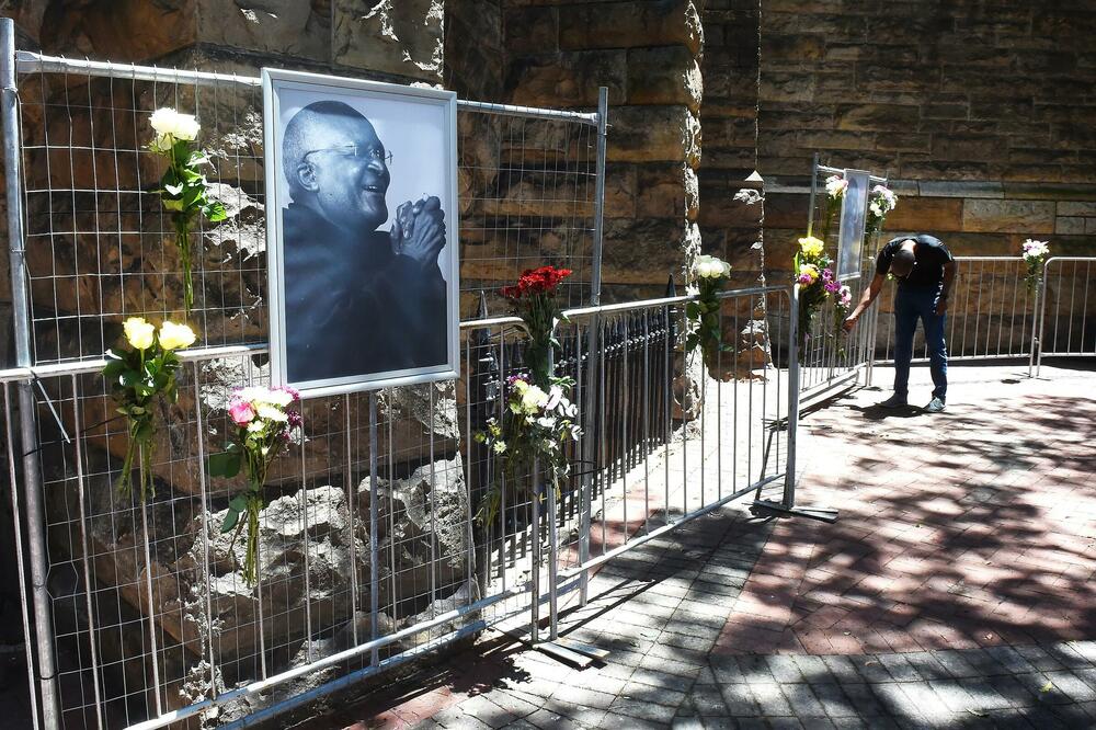 POZNAT DATUM SAHRANE DEZMONDA TUTUA: Njegova nenasilna borba nagrađena je Nobelovom nagradom za mir 1984. godine