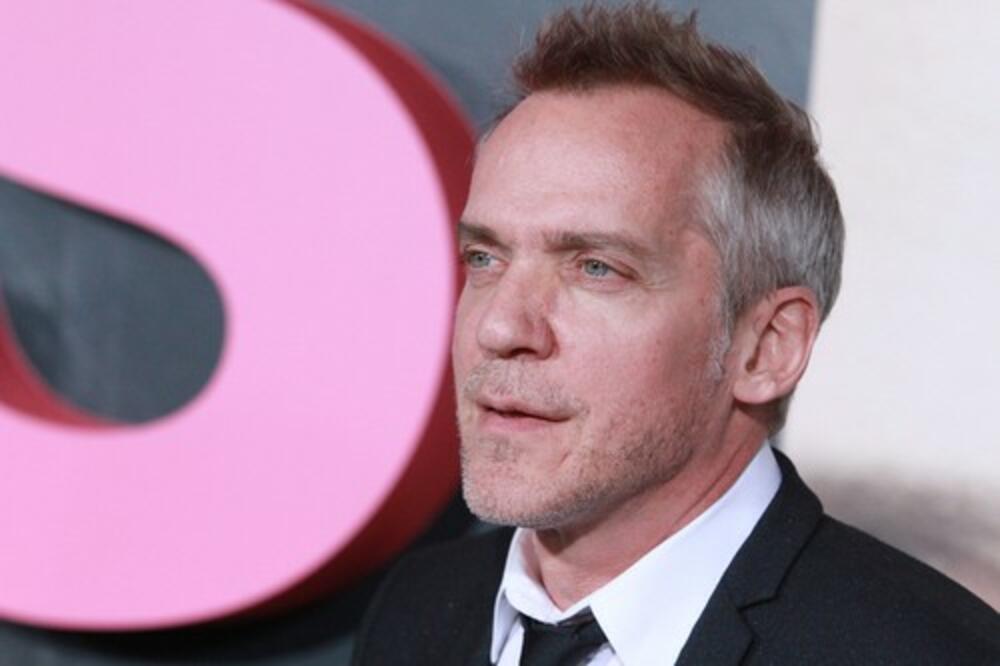 DOBITNIK NAGRADE EMI ZA SERIJU "NEVINE LAŽI": Preminuo kanadski reditelj Žan-Mark Vale! (FOTO)