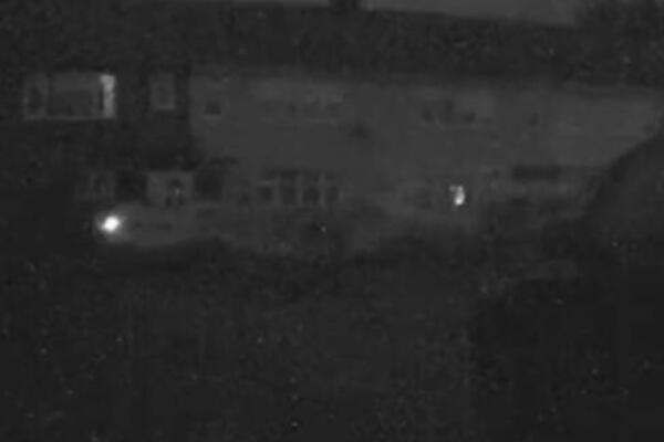 TVRDI DA JE SNIMILA DUHA POGINULOG RADNIKA! Misteriozno svetlo koje se kreće zbunilo i STRUČNJAKE (VIDEO)