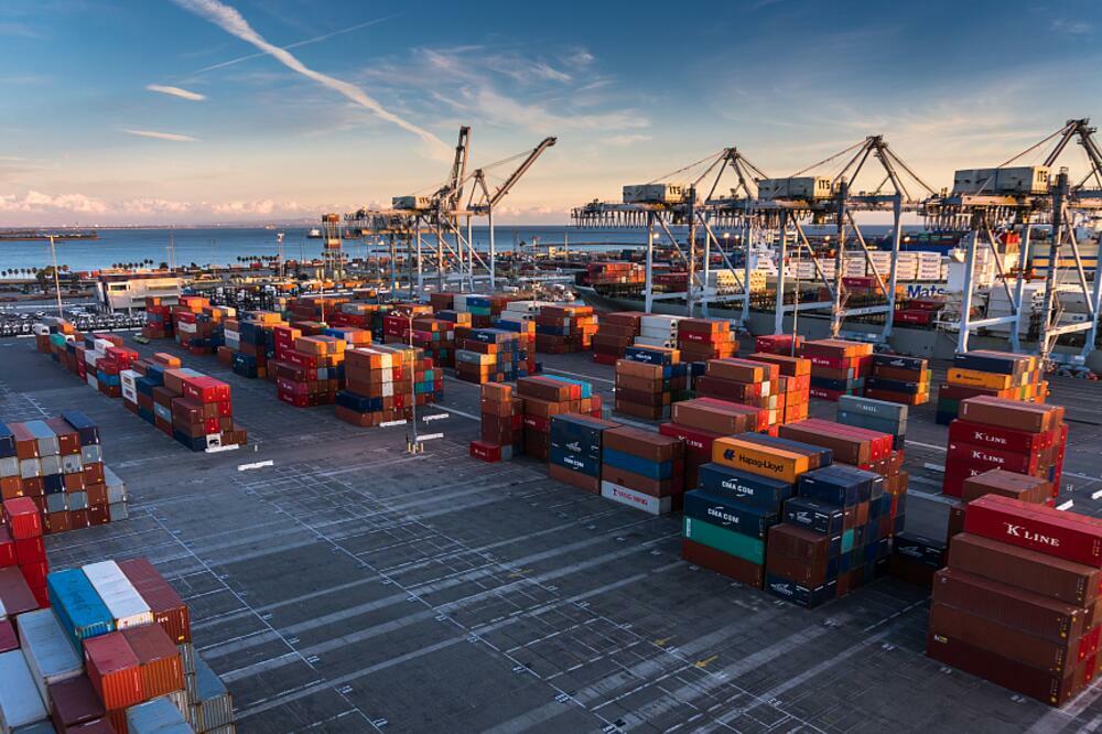 RANIJE OD PROGNOZIRANOG: Svetska ekonomija dostići će 100 biliona američkih dolara u 2022. godini po prvi put!