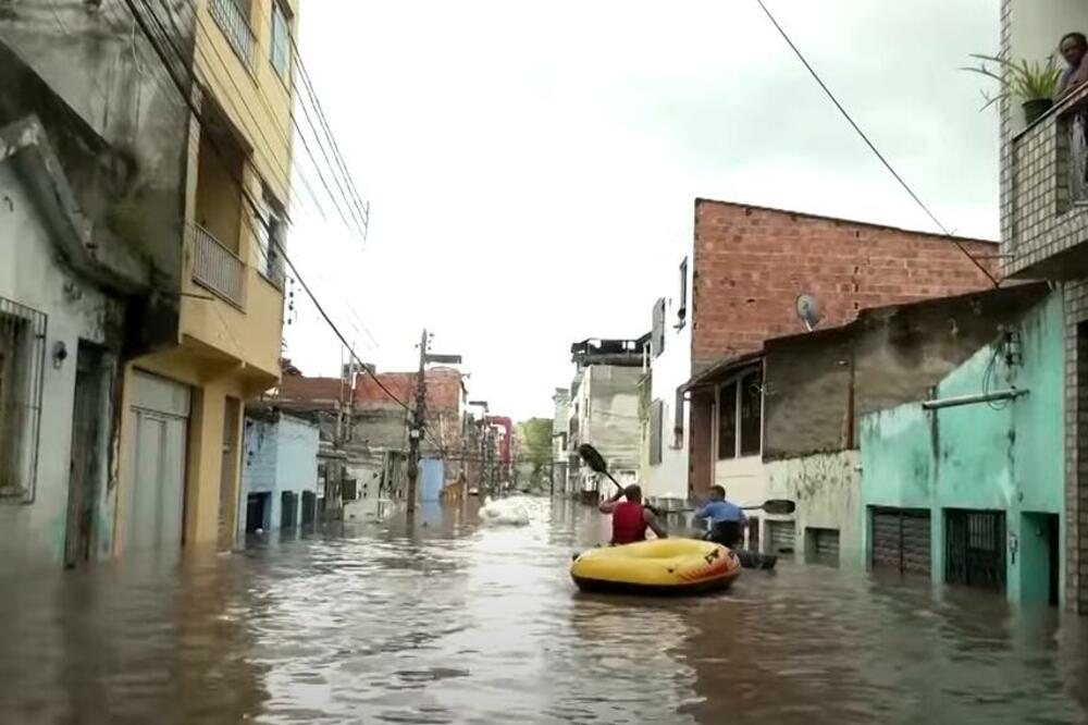 STRAVIČNO NEVREME U BRAZILU ODNELO 18 ŽIVOTA: 35.000 ljudi bilo prinuđeno na EVAKUACIJU (VIDEO)