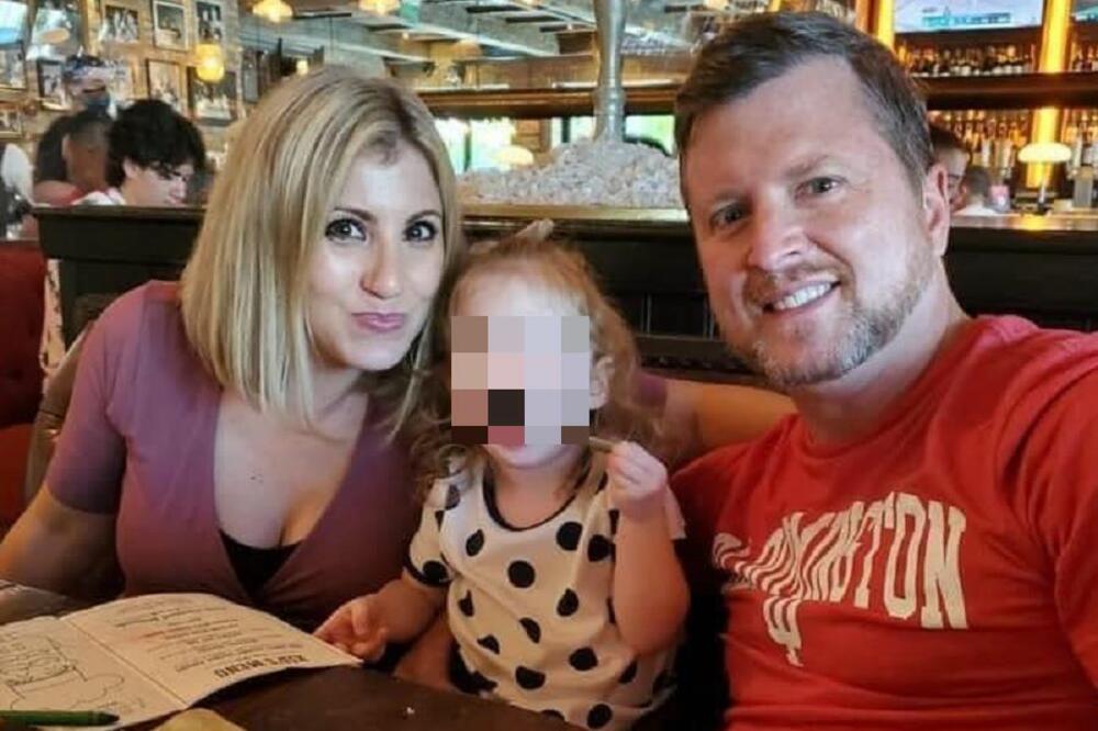 DOK JE SARA POKAZIVALA KUĆU KLIJENTIMA, PRIŠAO JOJ ČUDAN MUŠKARAC: Od tog momenta njena porodica je zavijena u CRNO