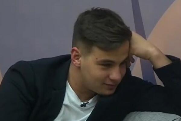 POBEDNIK FARME NOVI UČESNIK BARA: Prelepi Jan spreman da napravi SPEKTAKL, devojke će ODLEPITI za njim!